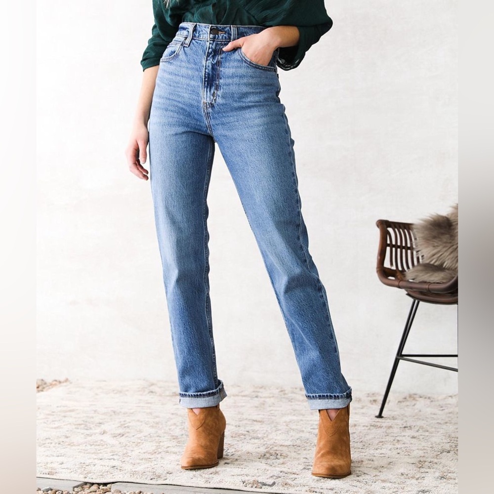💙 LEVIS 💙 Premium 70s High Rise Slim Straight Leg Jeans - NEW witb tags